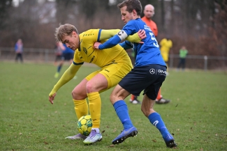Siebe Leunis houdt bezoeker Tim Boogaerts af. © GEERT TRESIGNIE (GTG)